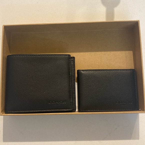 Coach Men’s Wallet - Picture 1 of 4